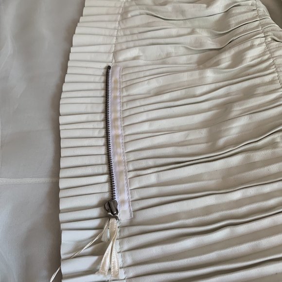 Valentino runway white pleated leather Jacket with silk tulle lining US 4 6 - Picture 10 of 13